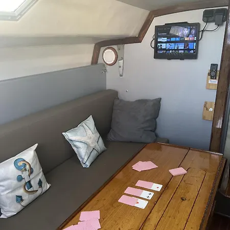 Nuits Enchantees Sur Les Flots Embarquez Pour Aventure Inedite A Hotel *