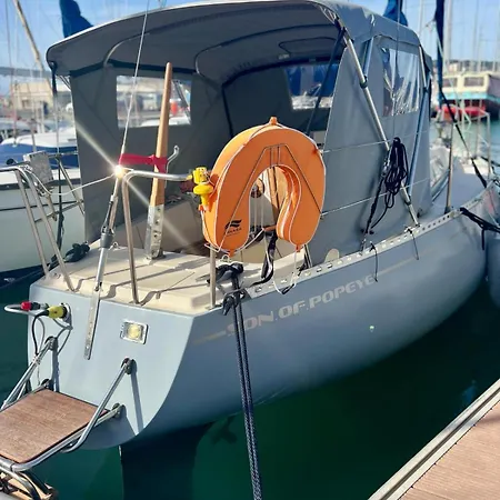Nuits Enchantees Sur Les Flots Embarquez Pour Aventure Inedite A *