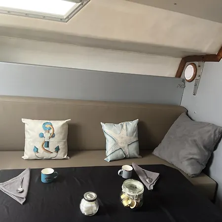 Hotel Nuits Enchantees Sur Les Flots Embarquez Pour Aventure Inedite A Sète