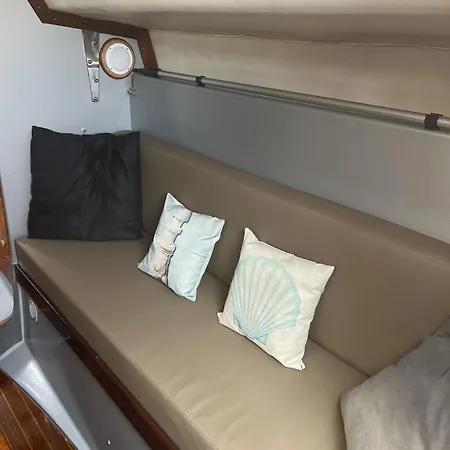 Nuits Enchantees Sur Les Flots Embarquez Pour Aventure Inedite A Hotel *