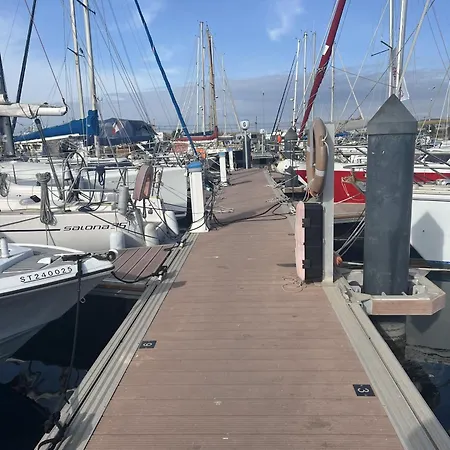 Nuits Enchantees Sur Les Flots Embarquez Pour Aventure Inedite A *