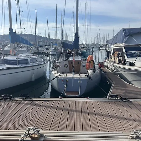 Nuits Enchantees Sur Les Flots Embarquez Pour Aventure Inedite A *