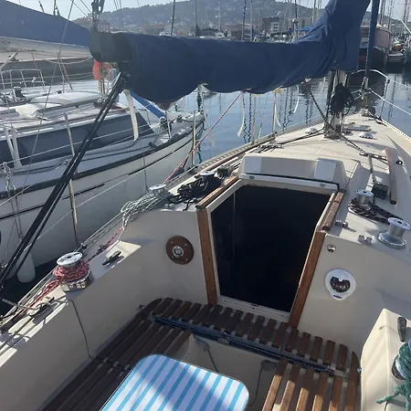 Nuits Enchantees Sur Les Flots Embarquez Pour Aventure Inedite A *